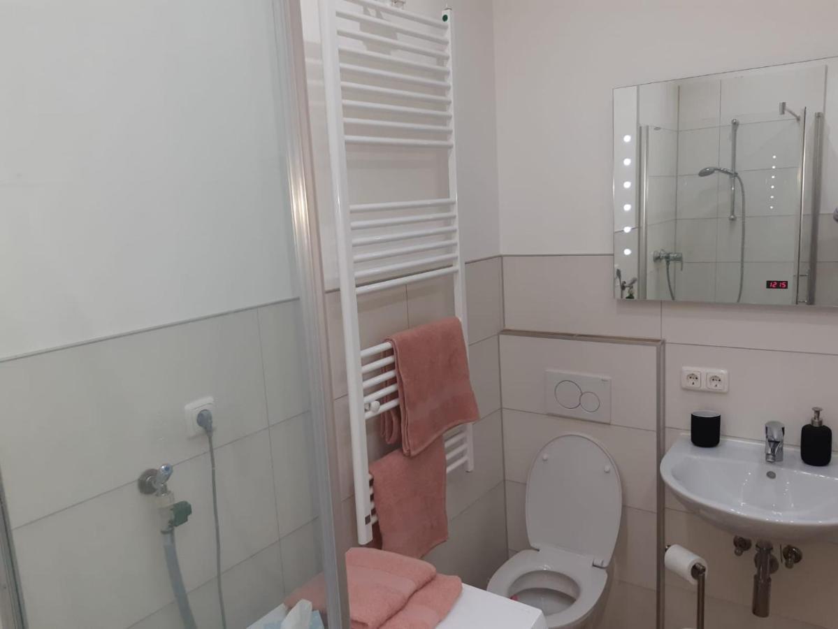 Luxurioese Wohnung Mit Eigenem Garten Augsburg Exteriér fotografie