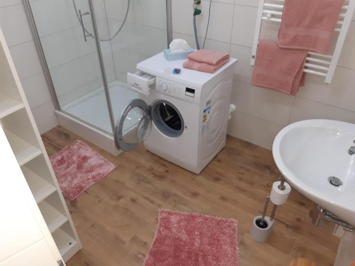 Luxurioese Wohnung Mit Eigenem Garten Augsburg Exteriér fotografie