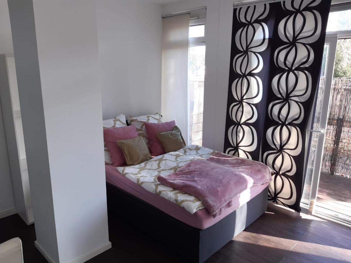 Luxurioese Wohnung Mit Eigenem Garten Augsburg Exteriér fotografie