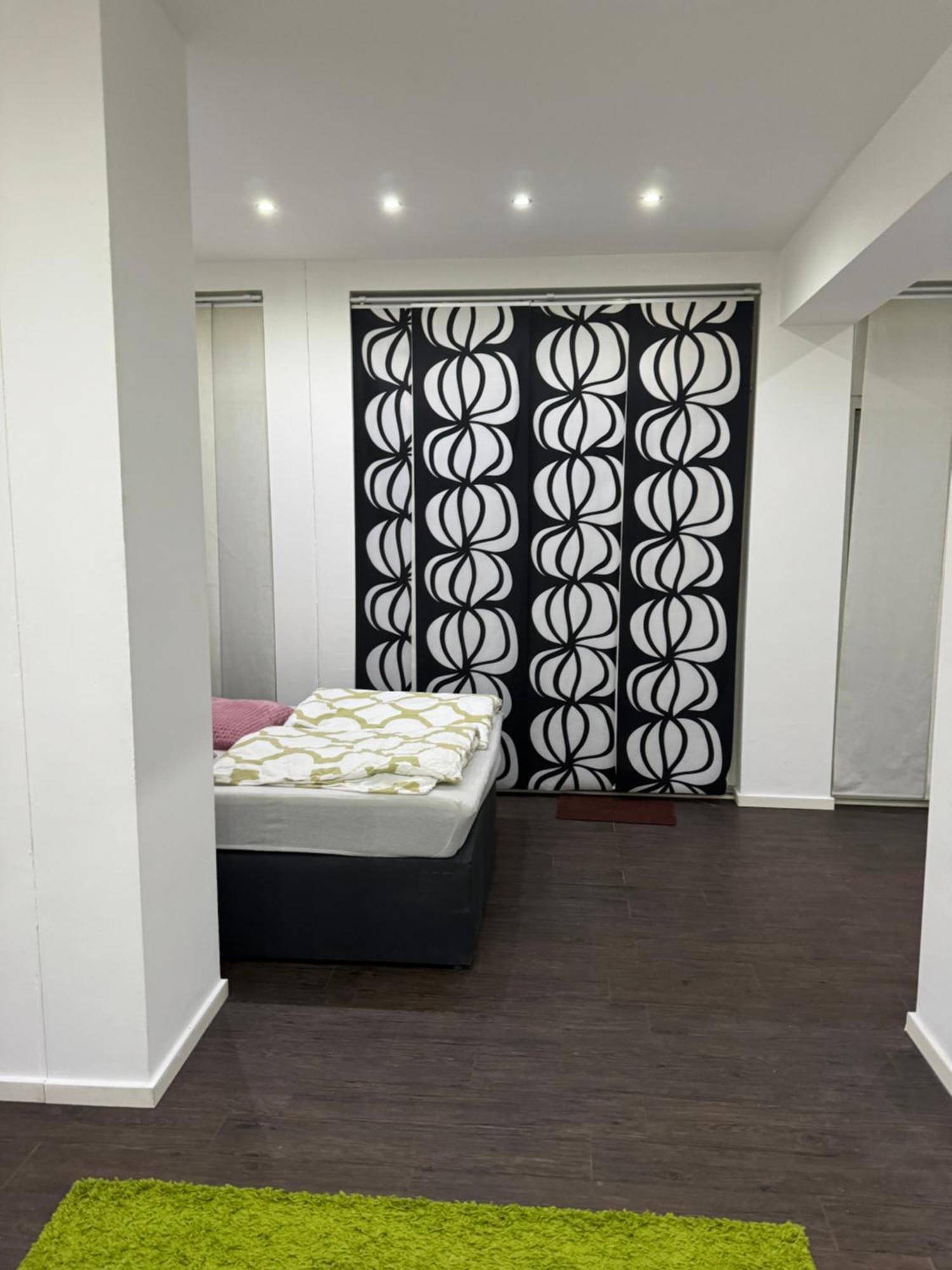 Luxurioese Wohnung Mit Eigenem Garten Augsburg Exteriér fotografie